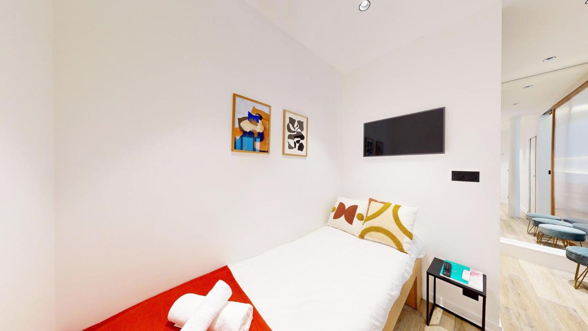Bluestay 280 - A * Parijs